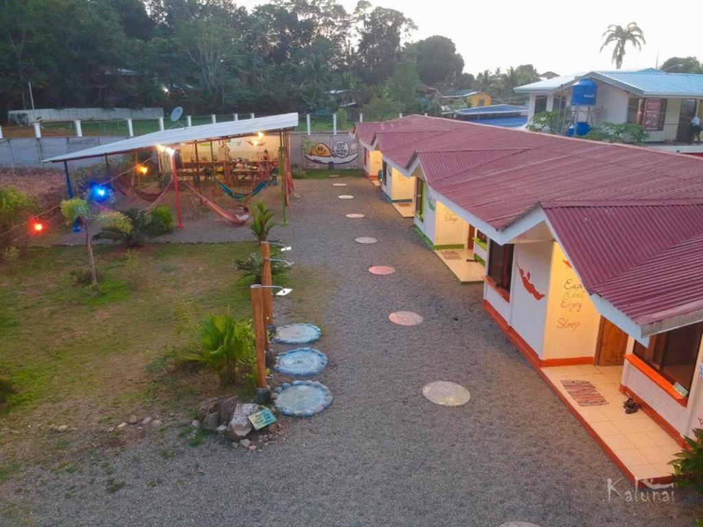 Kalunay Hostel Puerto Viejo de Talamanca エクステリア 写真