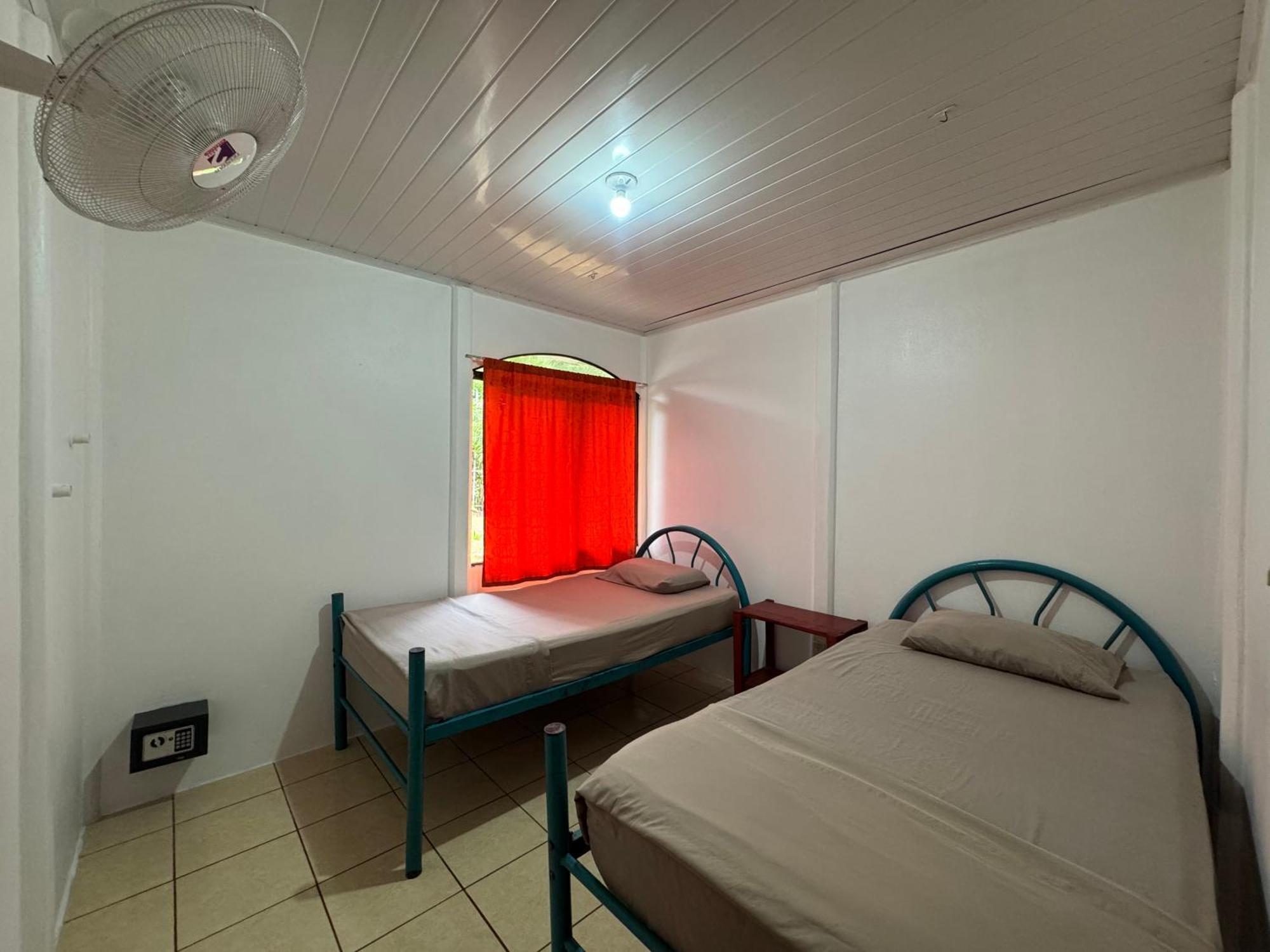 Kalunay Hostel Puerto Viejo de Talamanca エクステリア 写真