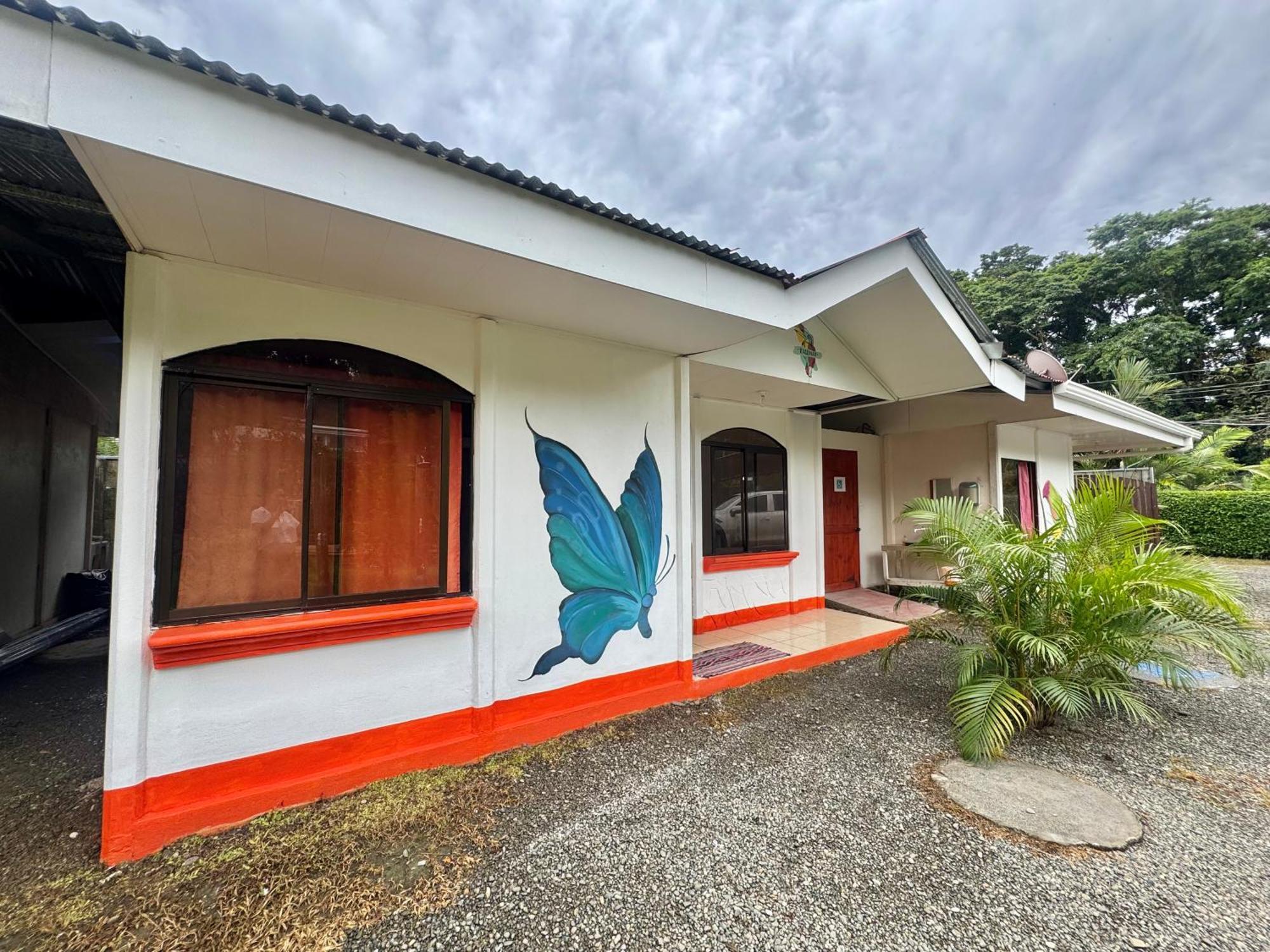Kalunay Hostel Puerto Viejo de Talamanca エクステリア 写真