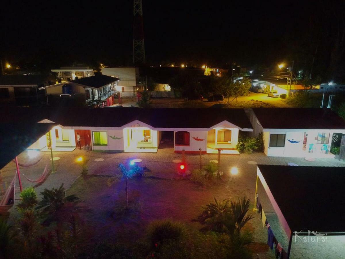 Kalunay Hostel Puerto Viejo de Talamanca エクステリア 写真
